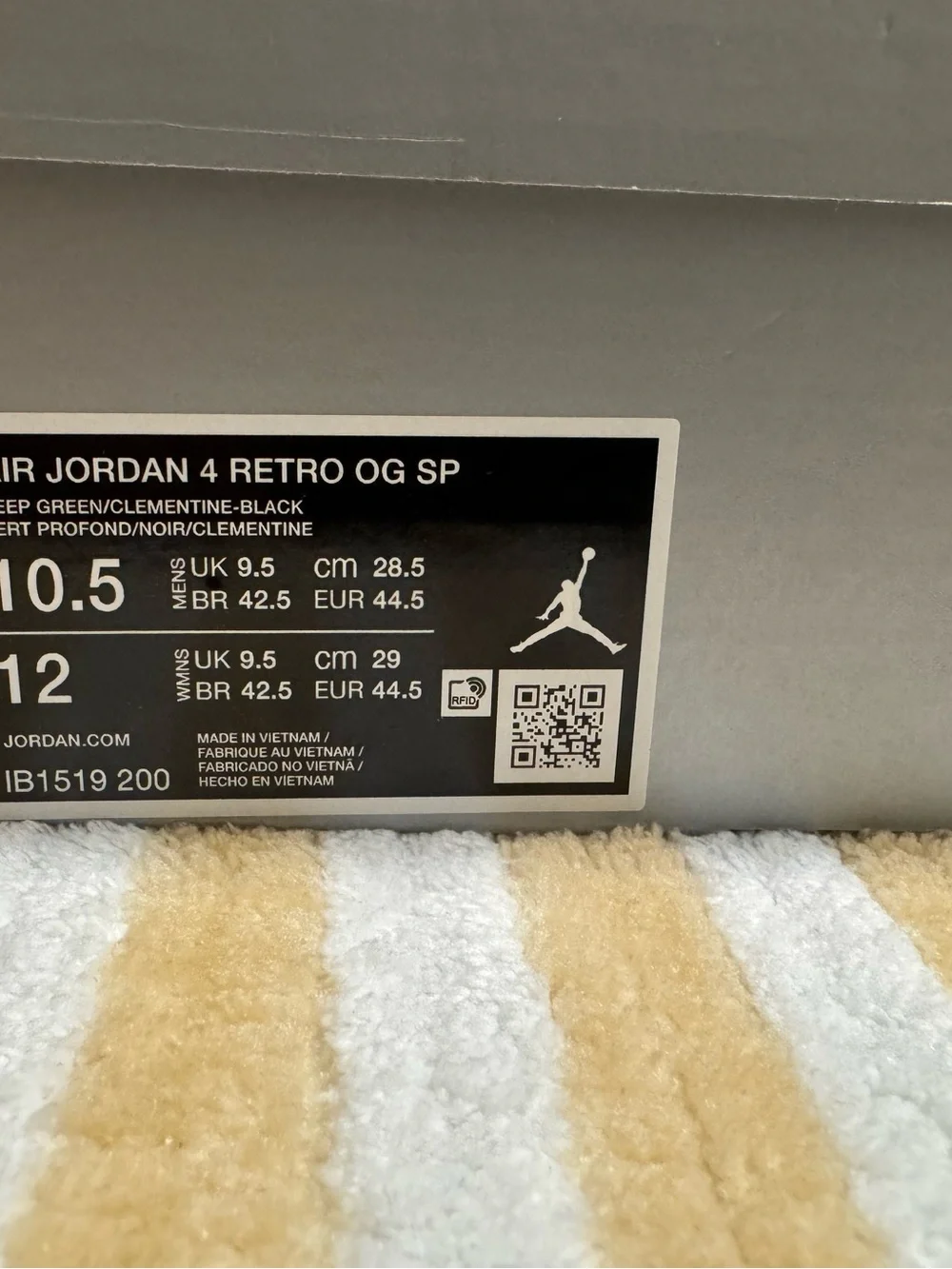 Air Jordan 4 Retro Undefeated - Olive/Orange Men’s Sneakers